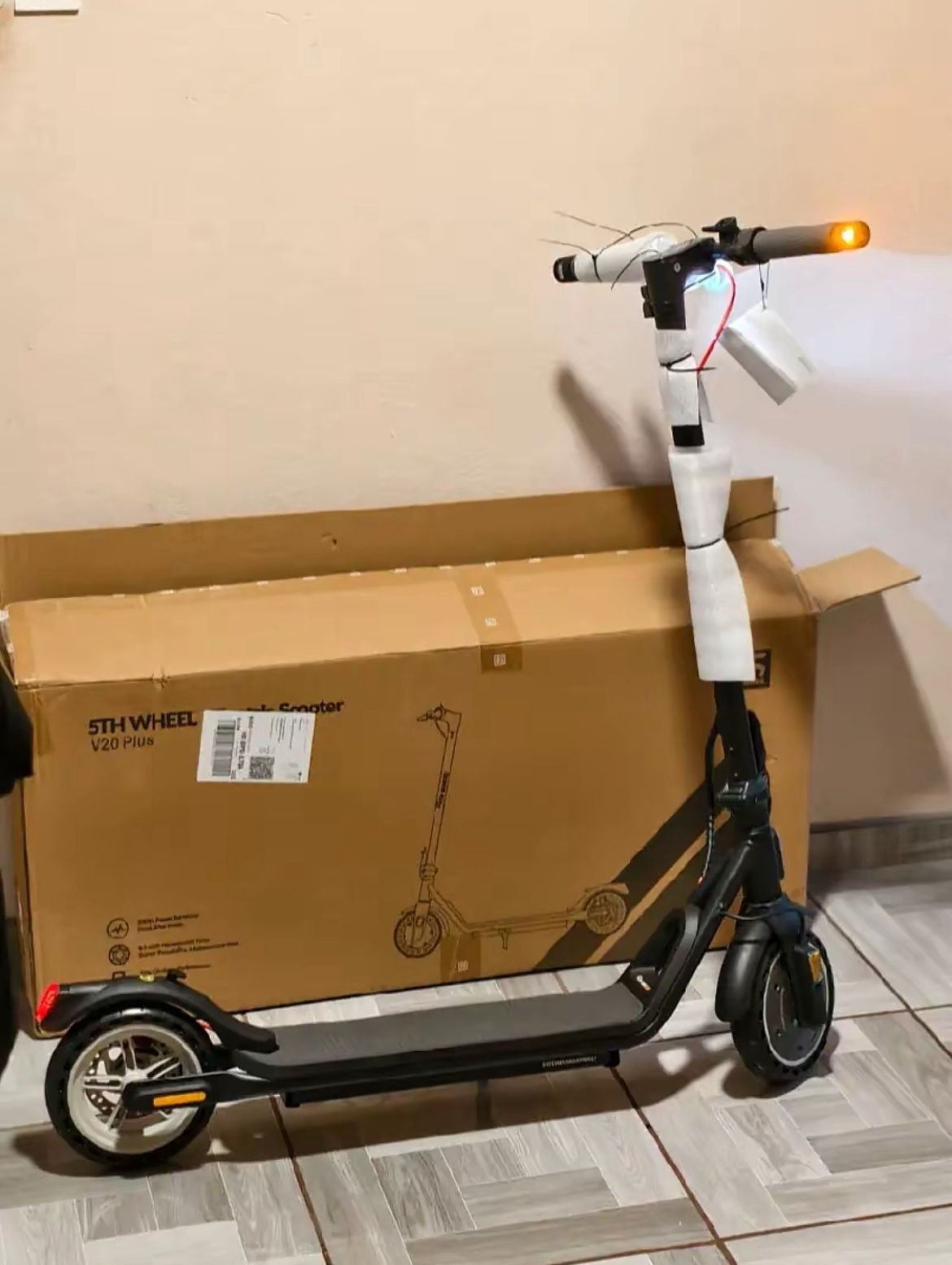 5TH WHEEL V20 Plus Electric Scooter