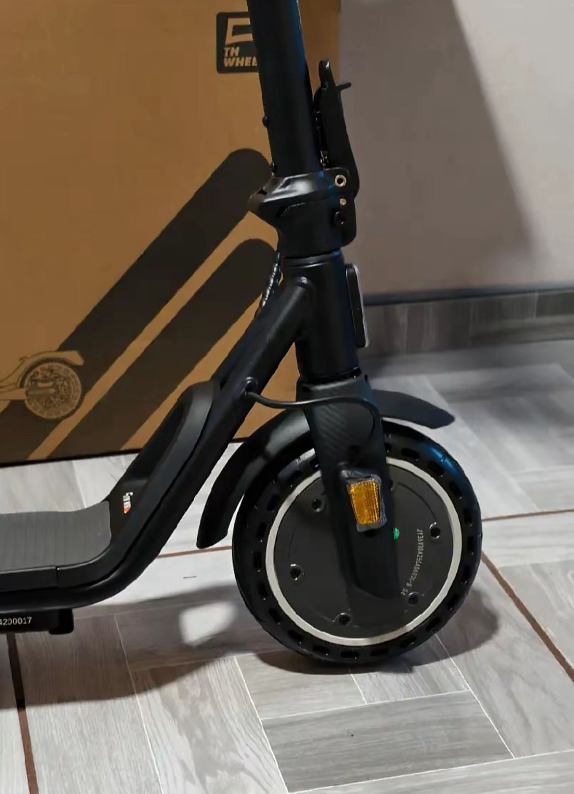 5TH WHEEL V20 Plus Electric Scooter - Image 7