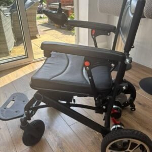 AÂ lightweight foldable electric wheelchair