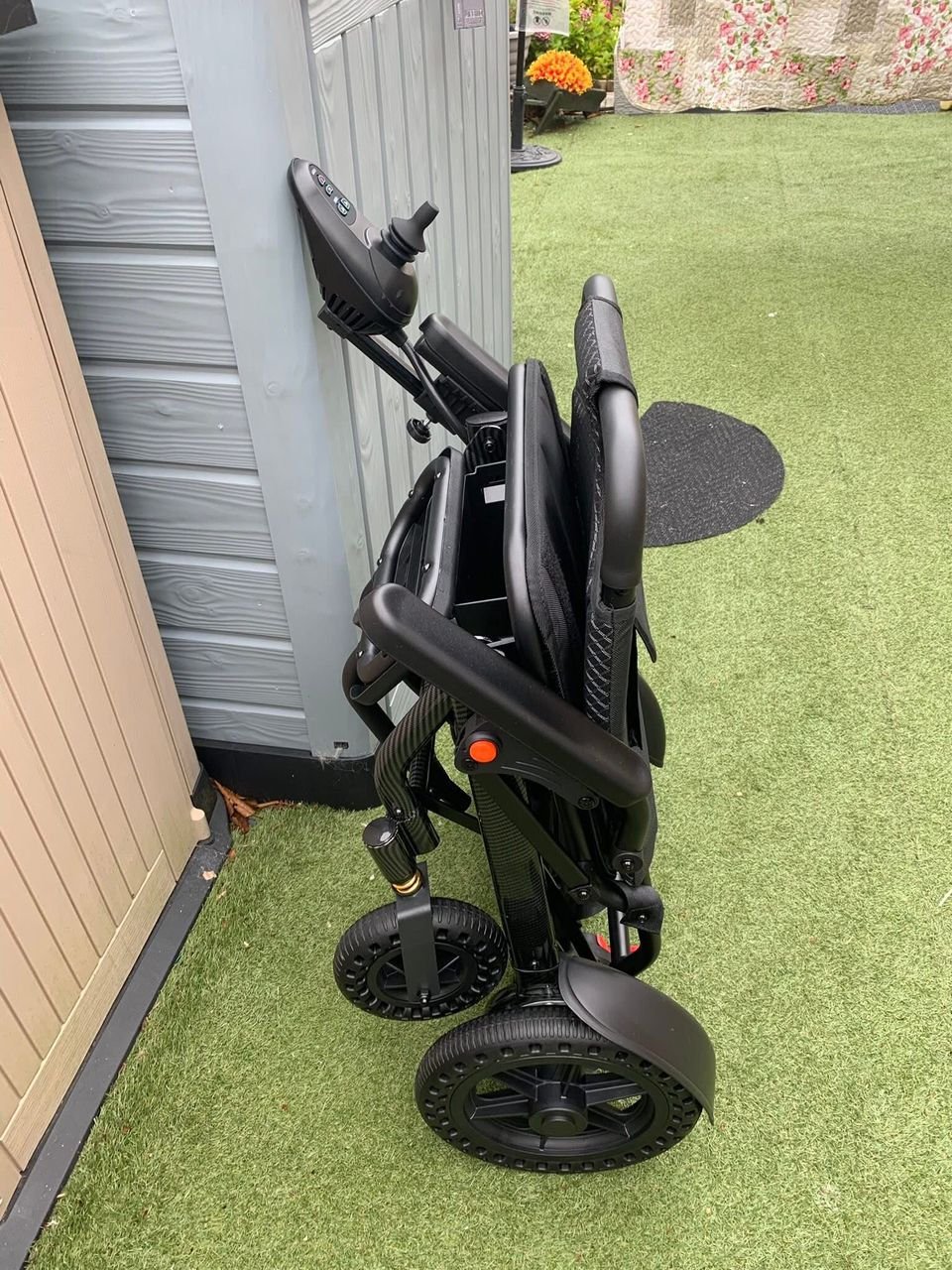 Foldable electric wheelchair - Image 7